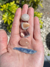 Load image into Gallery viewer, Lavender Quartz, clear Quartz, blue kyanite, rose quartz, pink banded agate
