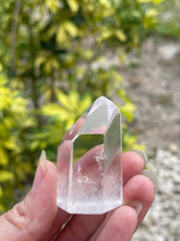 Load image into Gallery viewer, Quartz Point
